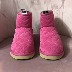 Pink UGGs 🥾